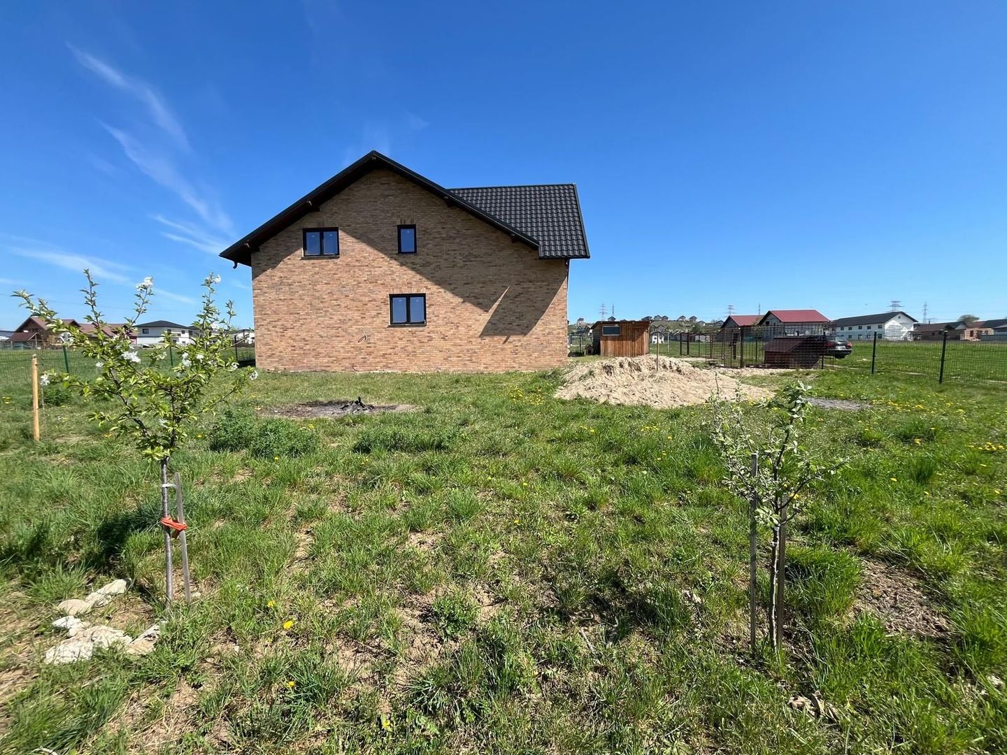 🏡 Casă de vânzare | Burdujeni | 200 mp utili | 7,7 Ari 🏡 - Poză 12