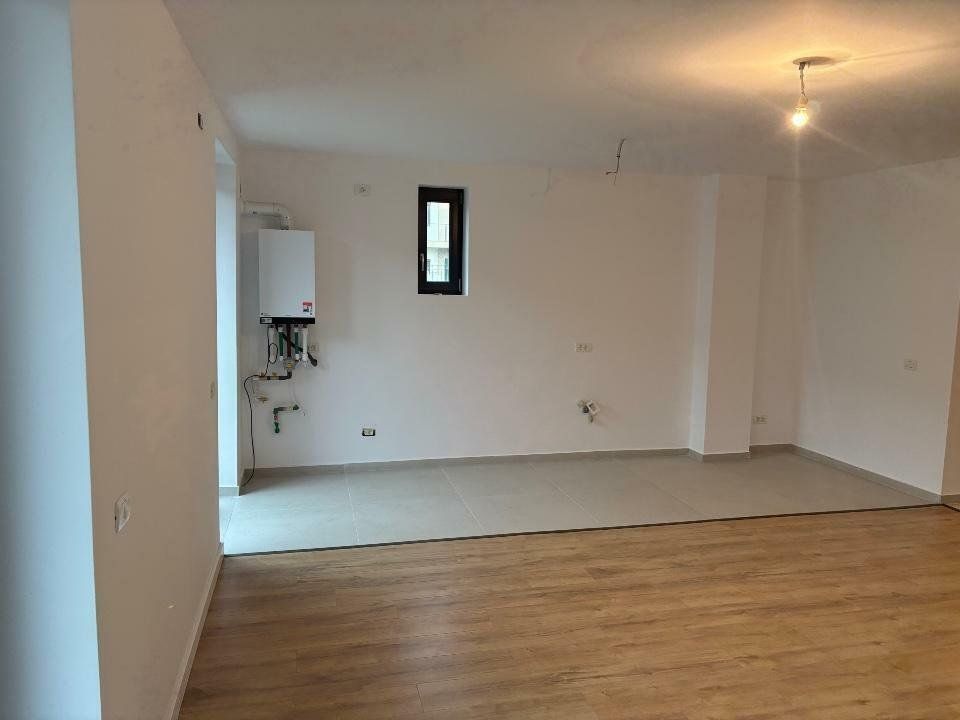 Vila moderna spatioasa - Poză 11