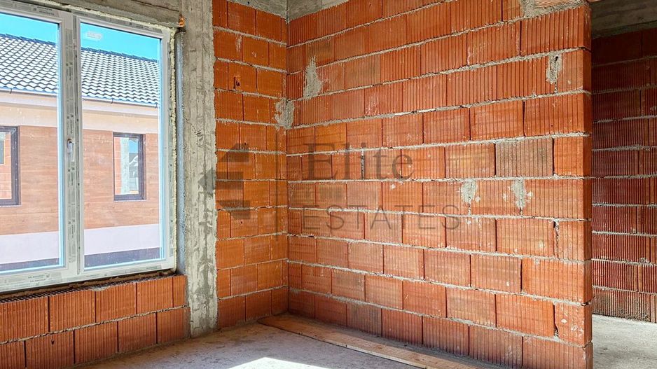 Casa la rosu  cu 4 camere de vanzare in Santandrei - Poză 13