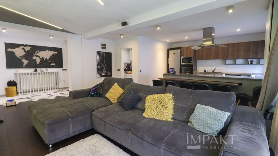 Apartament spatios cu balcon si terasa, complet mobilat, Europa! - Poză 2