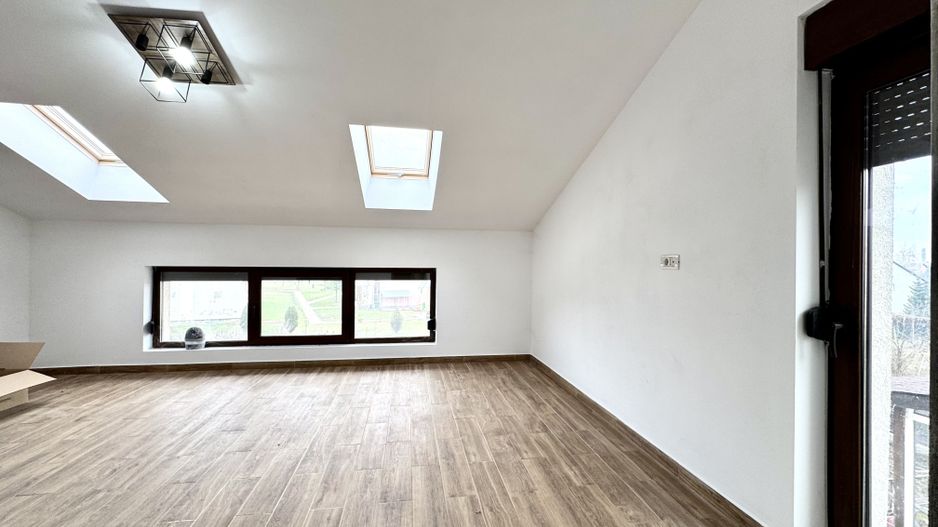 Duplex spațios, prima închiriere, in zona Lunei - Poză 11