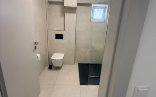 Apartament cu 3 camere, zona centrala. - Poză 5