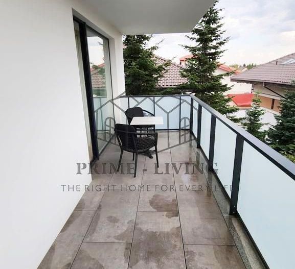 Apartament situat la etajul doi al unui bloc cu 3 etaje - Poză 6
