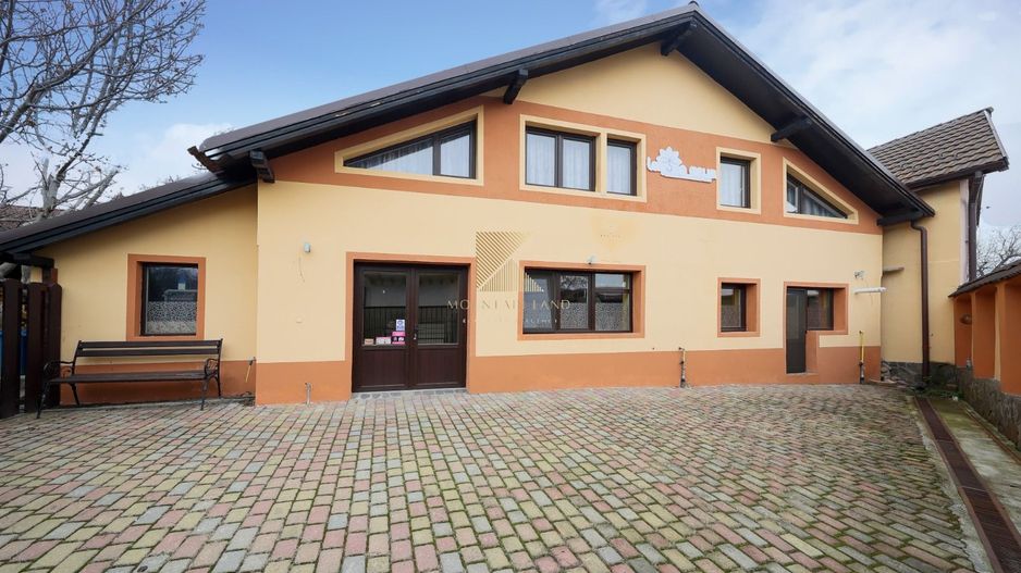 Proprietate mixtă cu spațiu comercial și locuință, Cristian - Poză 16