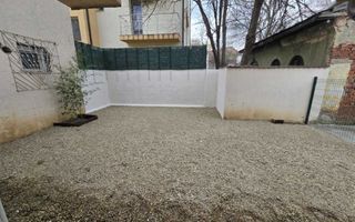 Aparament cu curte de inchiriat Tei - Poză 7