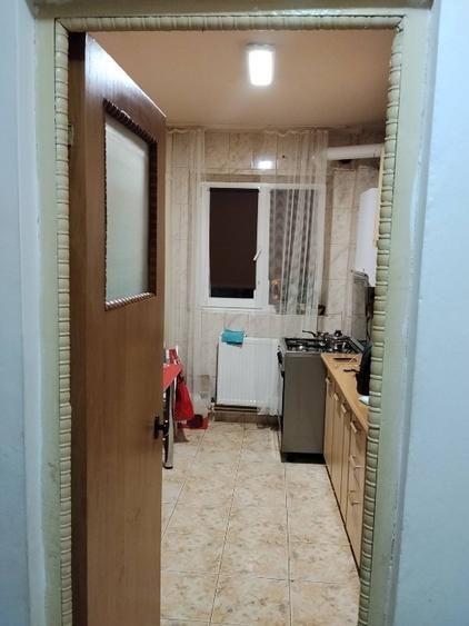apartament 2 camere, decomandat, mobilat - Poză 4
