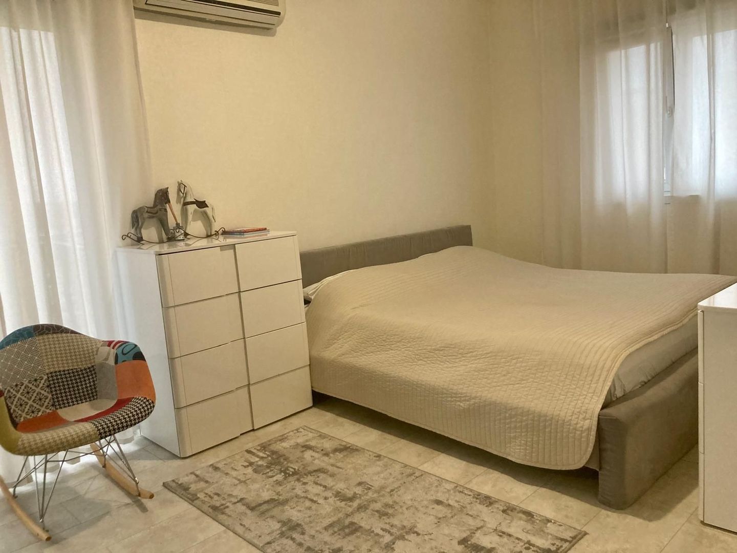 COSMOPOLIS - Apartament cu 3 camere, mobilat si utilat. - Poză 4