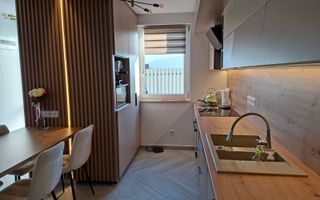 Casa moderna 4 camere 2 bai si curte libera 220 mp pe Calea Cisnadiei - Poză 5