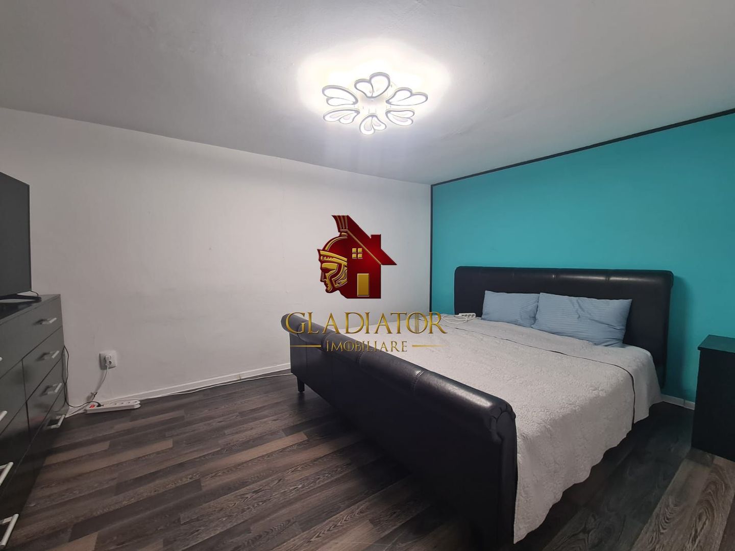 Casa + garaj + 1400 mp teren in Tomesti Goruni, zona de vis, nu rata - Poză 3