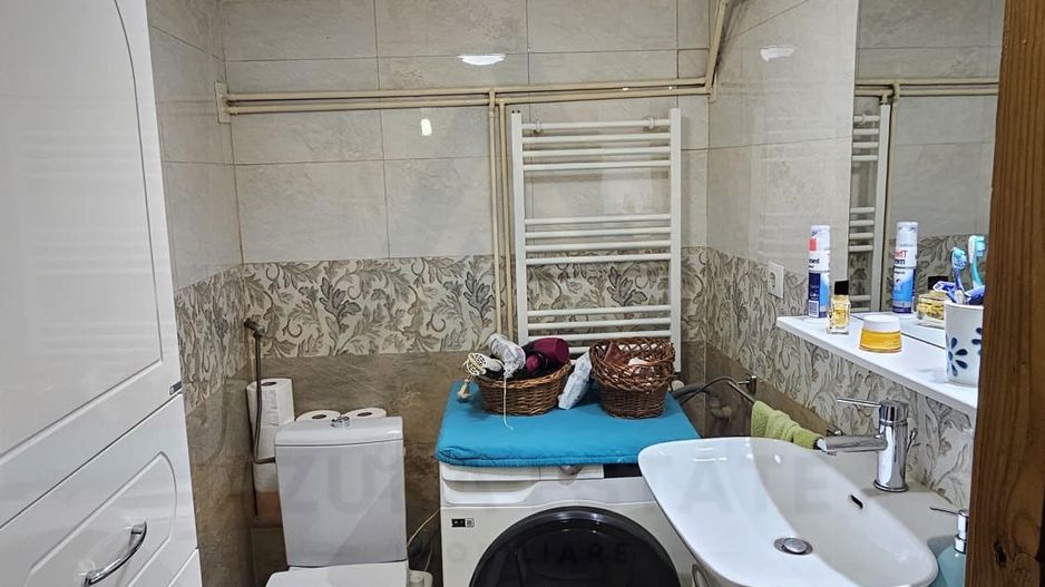 Casa 5 camere 3 bai garaj inchis si teren 700 mp utili in Lazaret - Poză 12