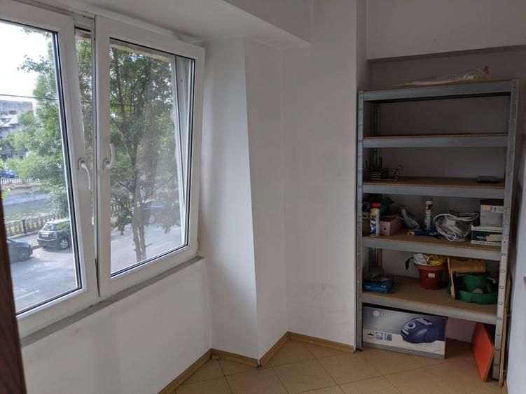 Apartament modernizat de 3 camere - locatie ultra-centrala - Poză 11