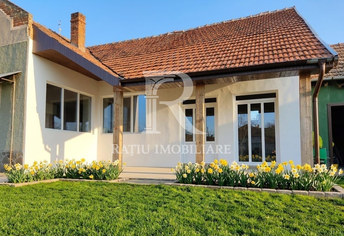 Casa 3 Camere + Anexe de Vanzare  | 125 + 73 mp | Santaul Mare | Bihor - Poză 1