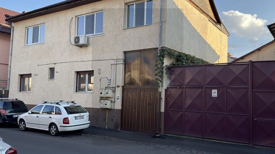 Apartament spatios cu 3 camere - Poză 18