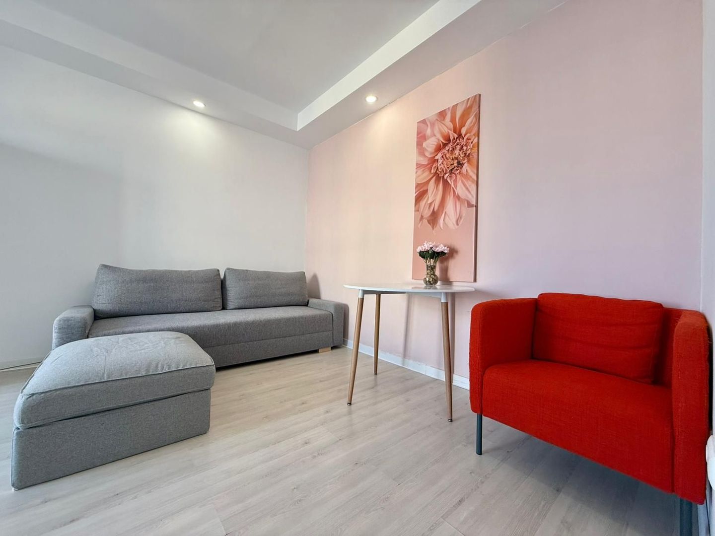 COSMOPOLIS - Apartament cu 2 camere, mobilat si utilat. - Poză 1