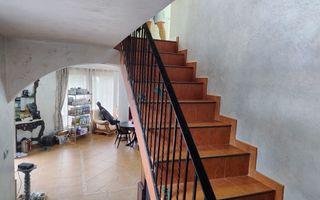 Vilă elegantă cu design luxos și grădină superb amenajată în Șag - Poză 15