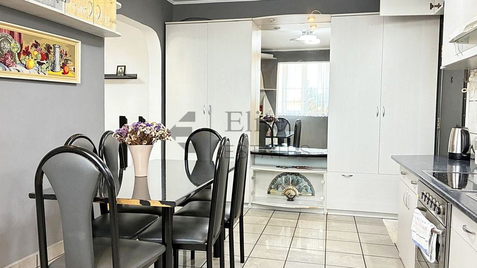 Apartament cu 3 camere de inchirat central in Oradea - Poză 2