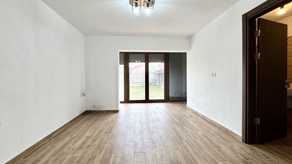 Duplex spațios, prima închiriere, in zona Lunei - Poză 1