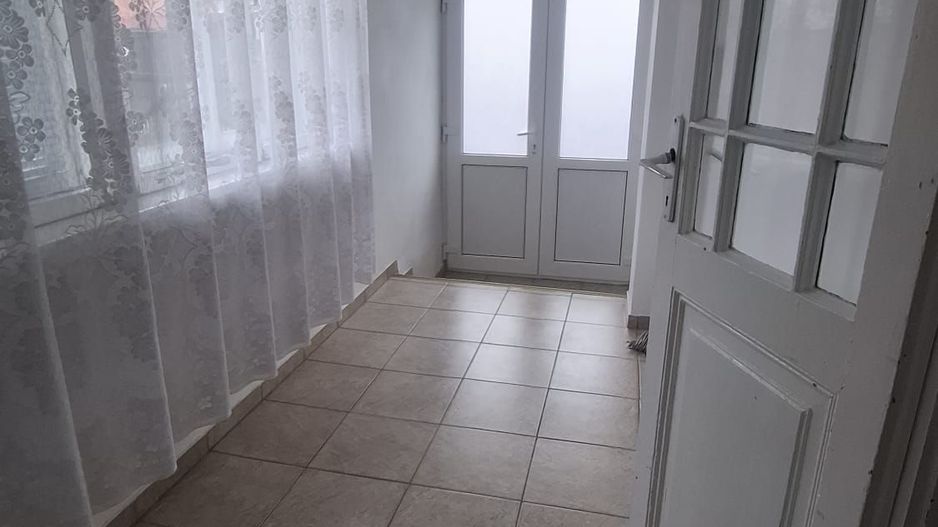 Spațiu cu potențial dublu: locuință sau sediu! - Poză 7