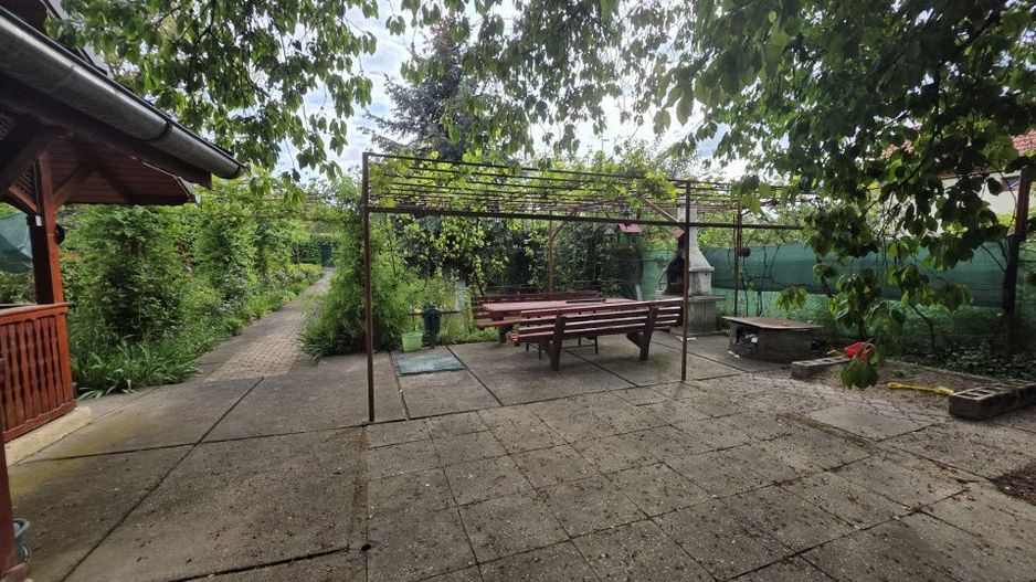 De Vânzare Căsuță cu 7 ari teren Bercu Roșu - Poză 3