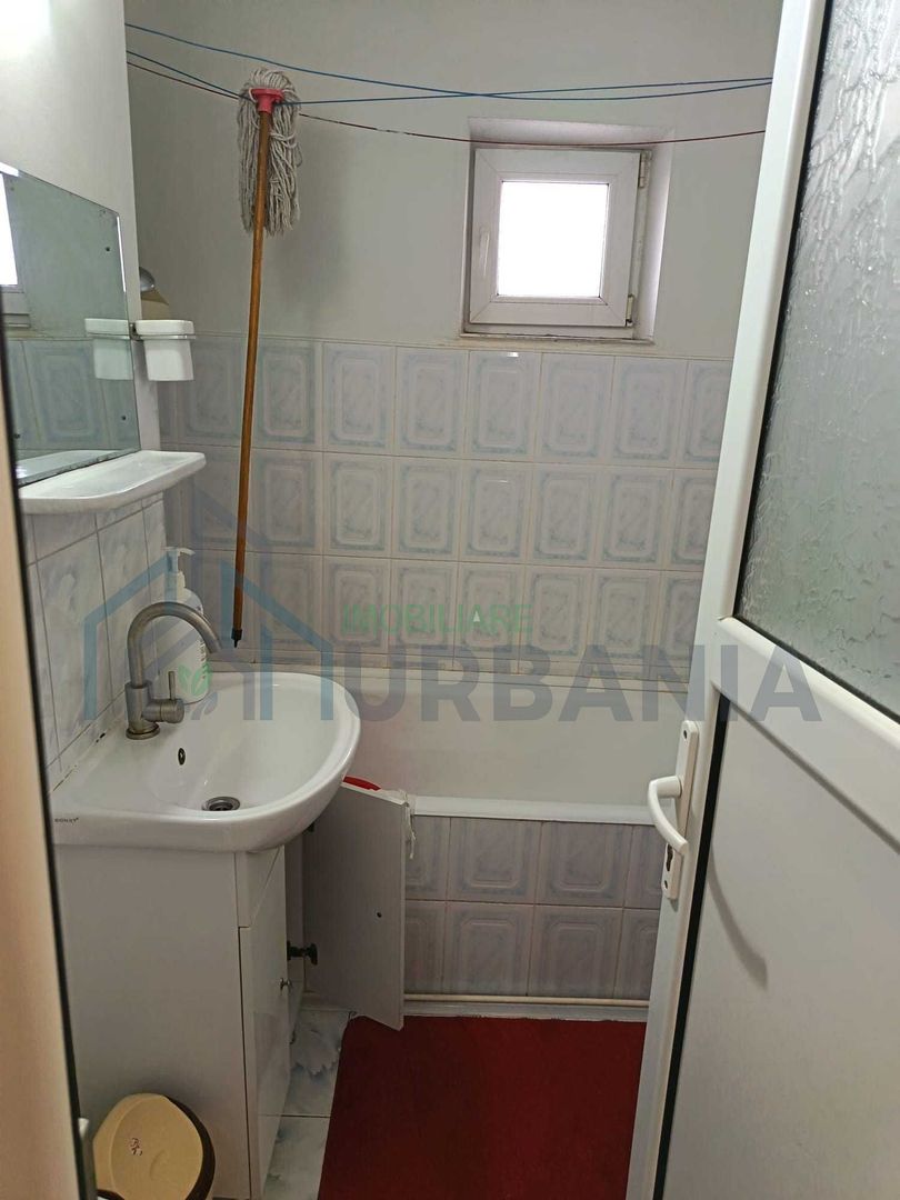 OCAZIE!Vand apart 2 camere D,50mpla Parter CU GRADINA in Galata ap de LIDL - Poză 4