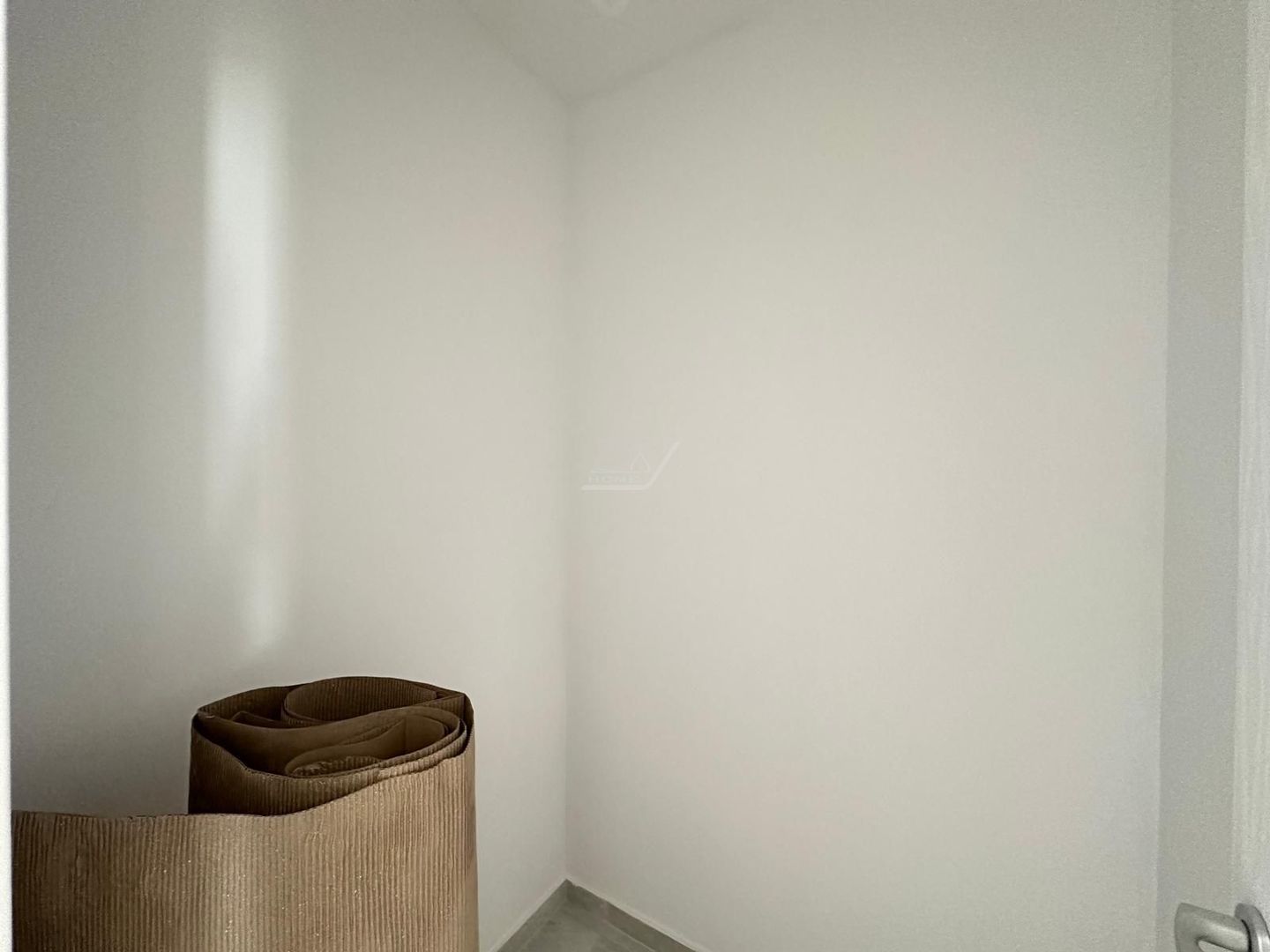 Lift. 2 terase 17 mp. 2 bai. 2 locuri de parcare. Decomandat. - Poză 9