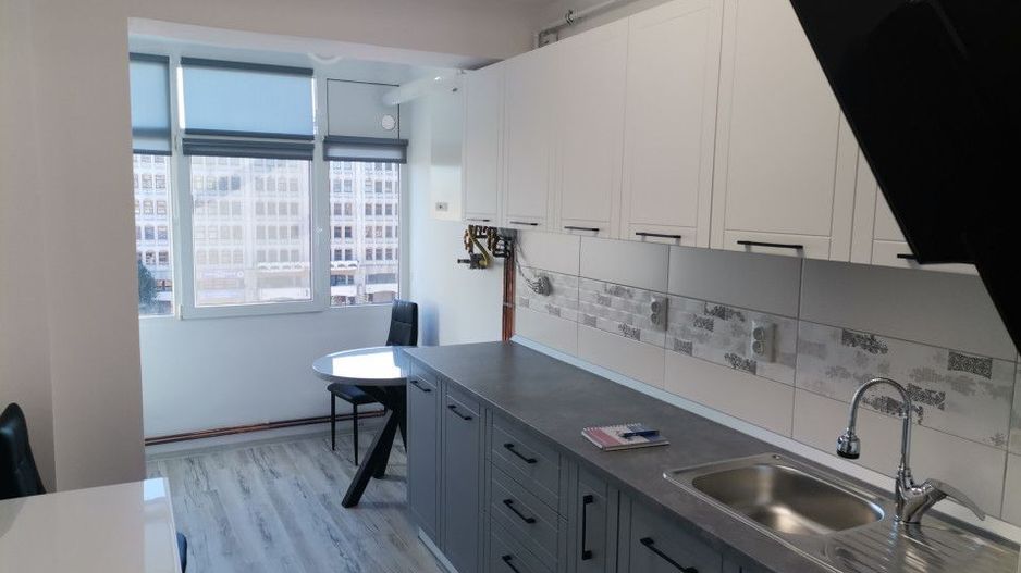 Inchiriere apartament3 camere de Lux, Ultracentral, Nou - Poză 4