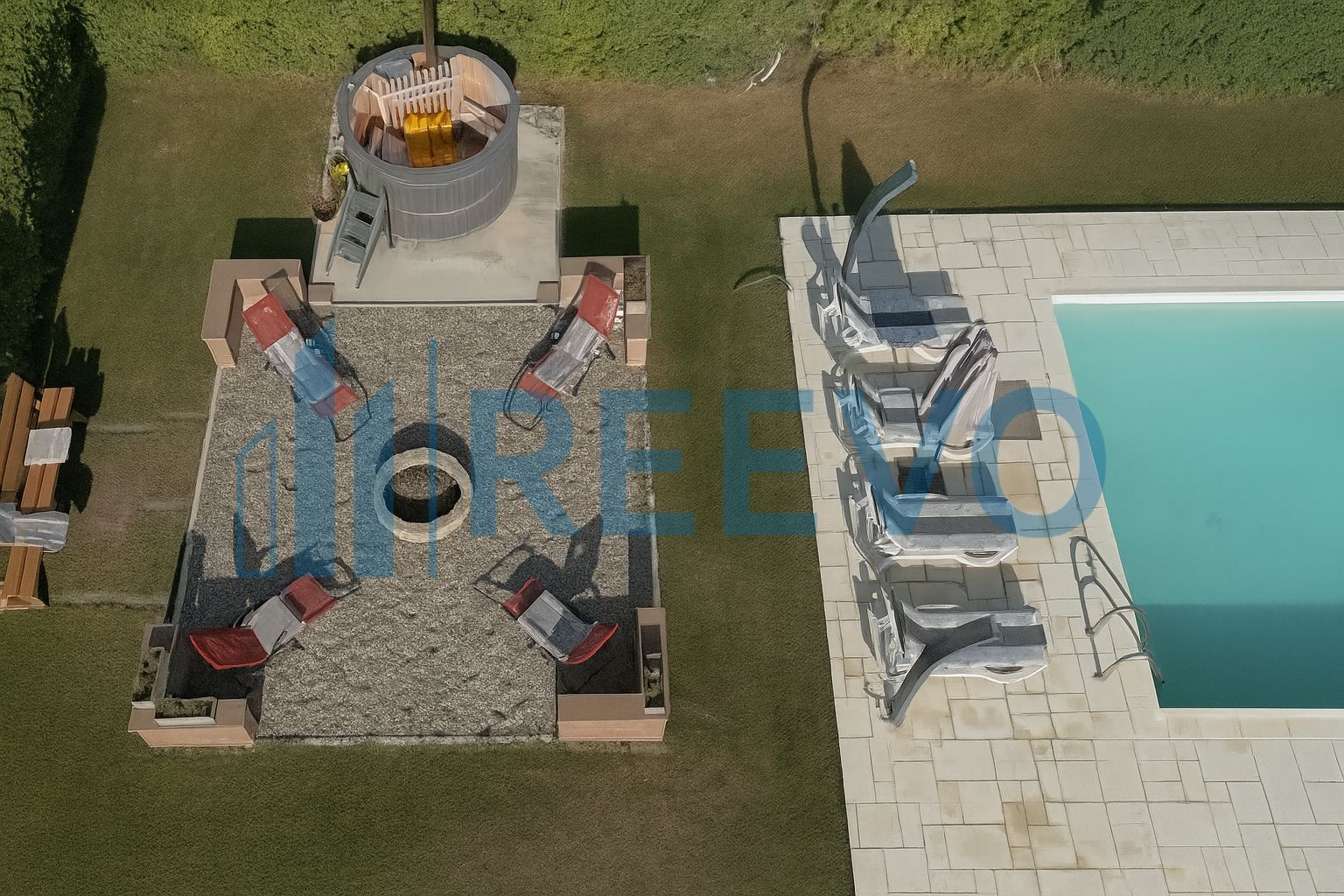 Proprietate Premium cu Două Case și Piscină în Hemeiuș - Poză 4