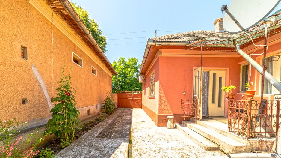 Vândută Casă cu 4 camere Pâncota - Poză 14