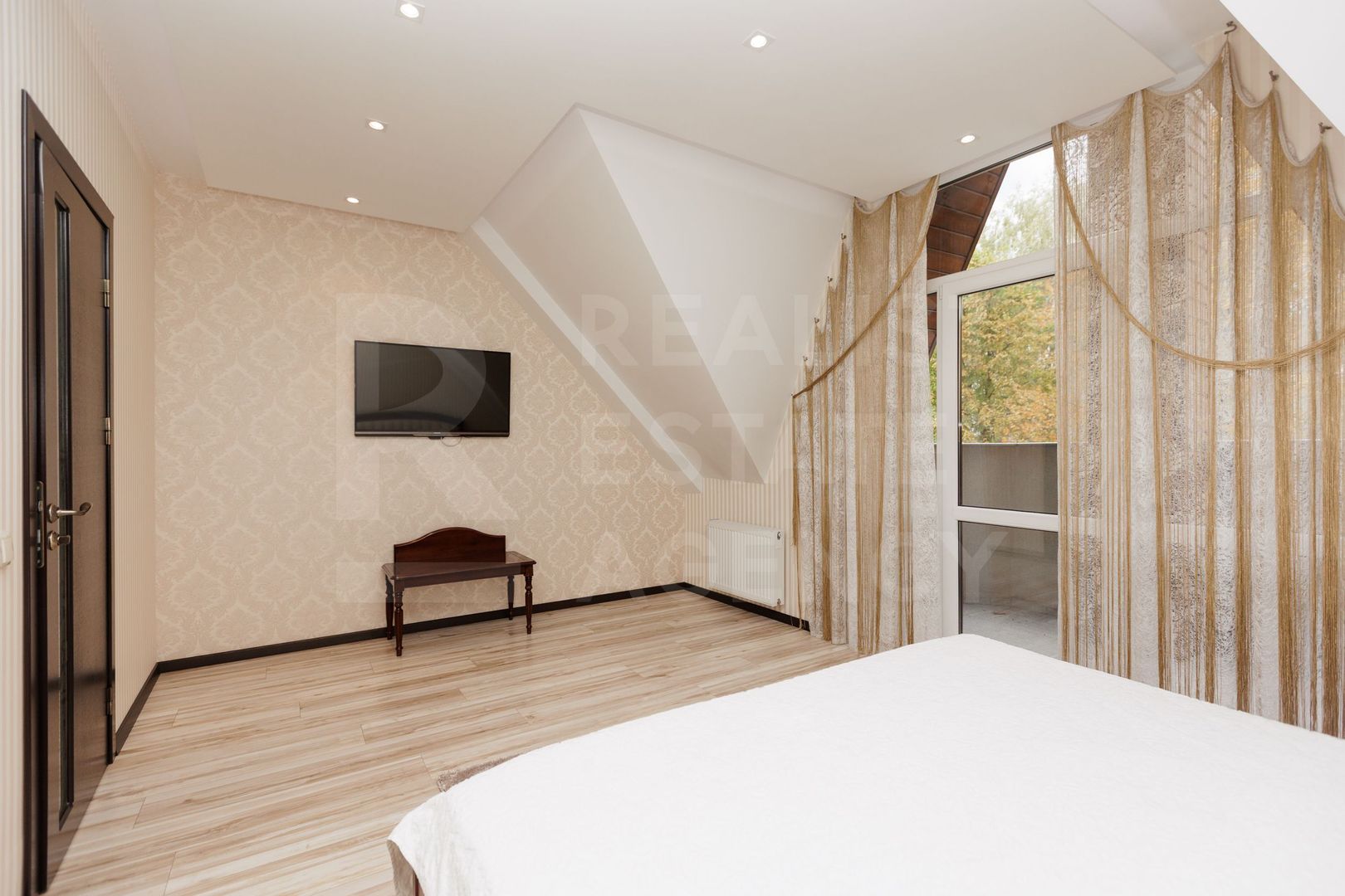 Vânzare, casă, 180 mp + 5 ari strada Calea Trușenilor ,Trușeni. - Poză 14