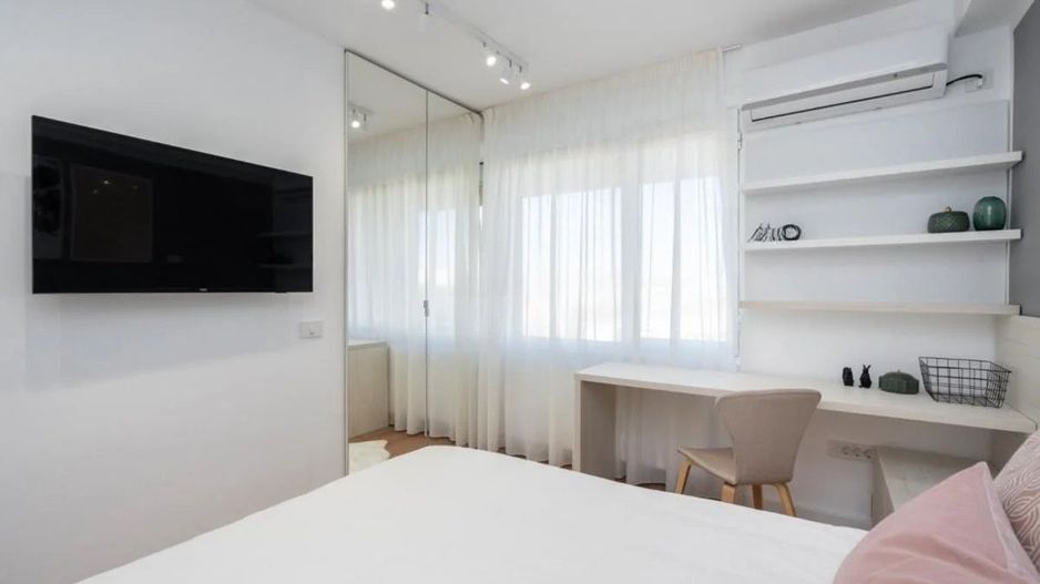 Rent I Spectacular Duplex Apartment with Terrace and Stunning View - Poză 12