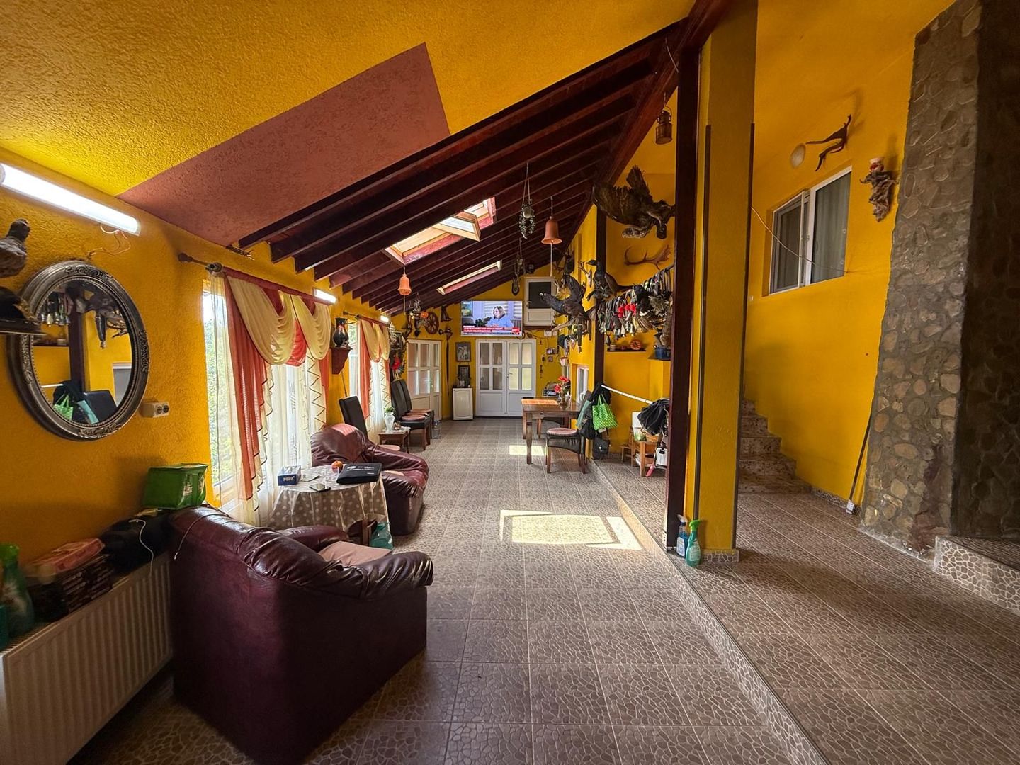 Vila S+P+1,+ garaj inchis + terasa si teren intravilan 6300 mp - Poză 7