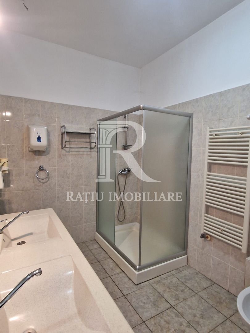 Spațiu comercial | Ideal pentru companii | Zonă centrală | Oradea - Poză 3