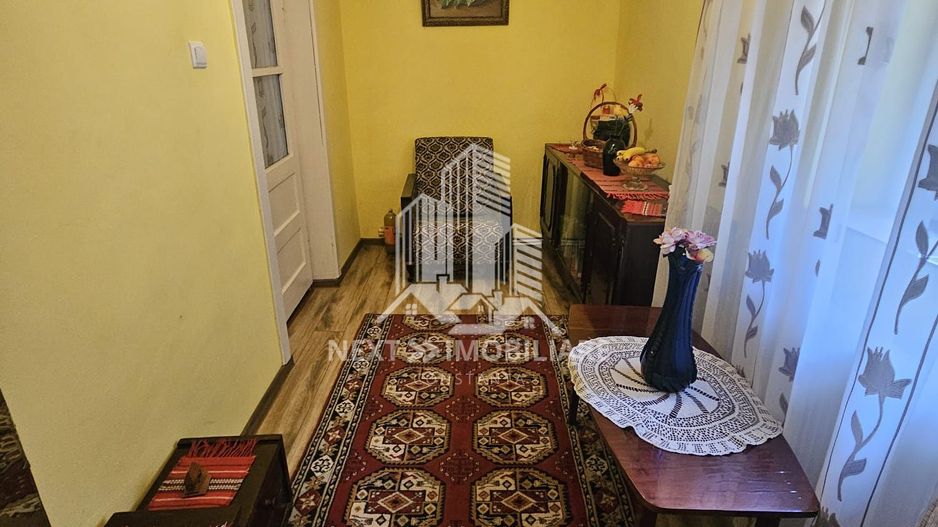 Casă  4 camere cu 2 intrări, garaj și teren 1751mp– Cobadin - Poză 8