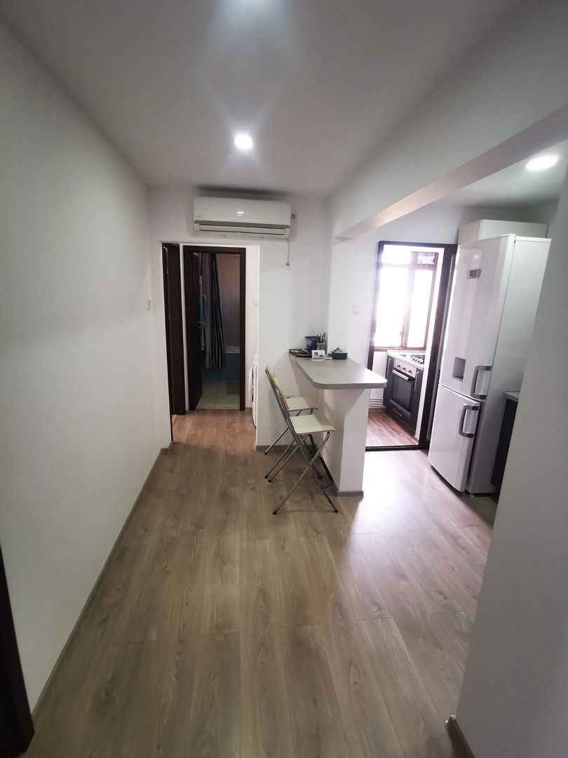 De vanzare apartament 3 camere, micro 39, 76.000 euro negociabil - Poză 3