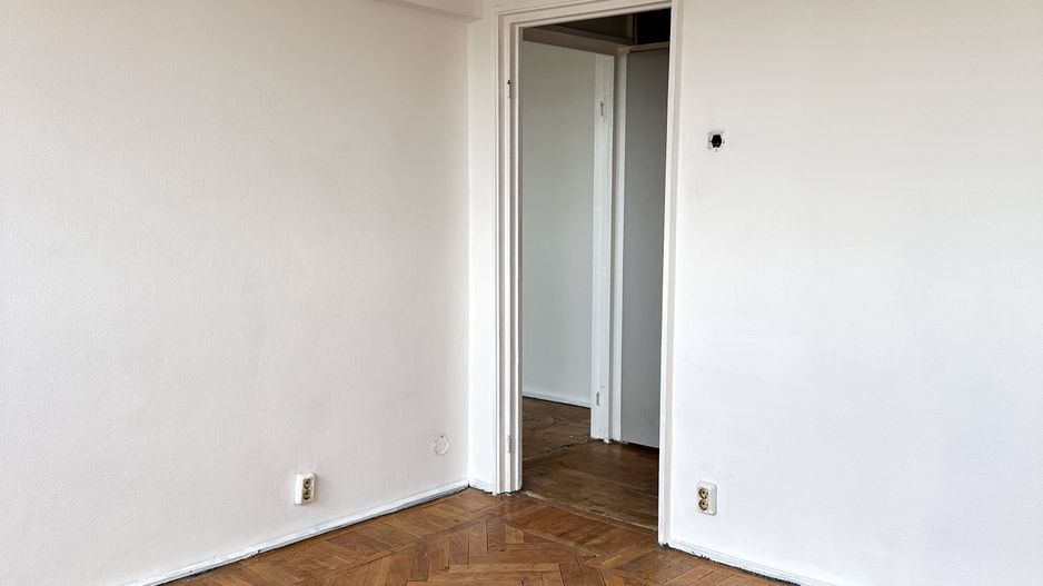 Apartament 2 camere Mihai Bravu 42-62, vedere spate, bloc izolat - Poză 13