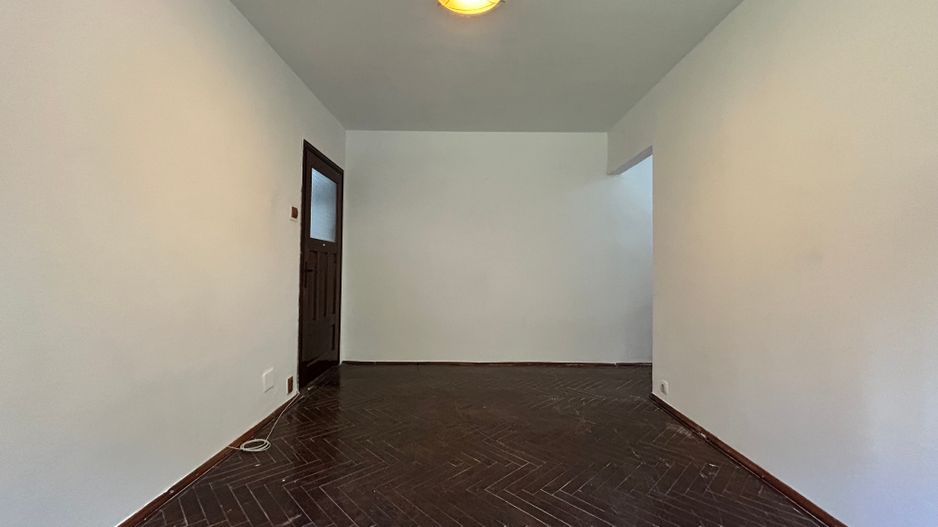 Apartament cu 3 camere și boxă în zona Complex KM5 - Poză 2