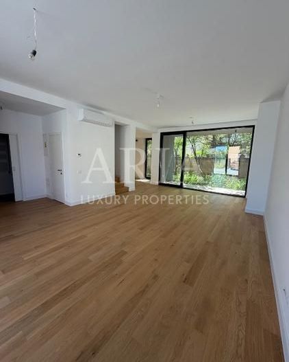 VILA MODERNA IN COMPLEX PRIVAT - Poză 3