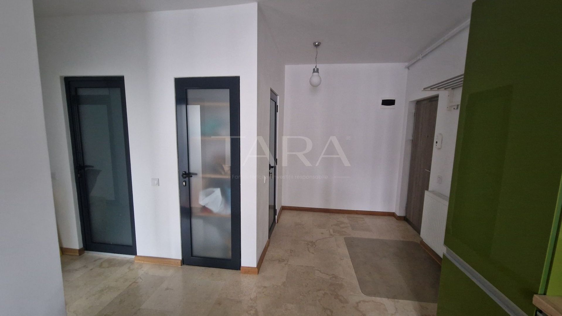 Apartament 2 camere decomandat, zona Vivo - Poză 2