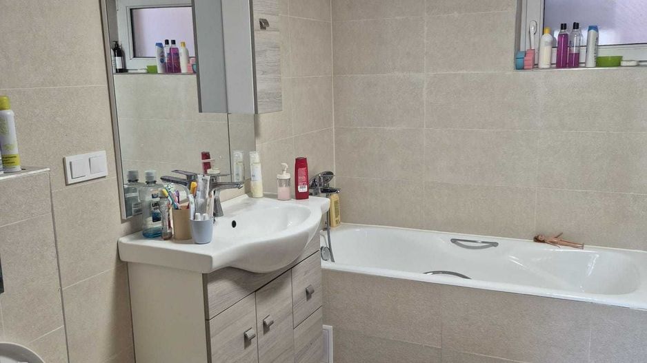 BRASADAS vinde casă familială cu 4 cam zona Titulescu. - Poză 8