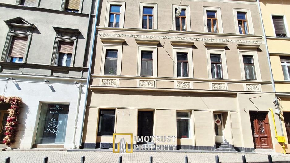 Spațiu ultracentral de vânzare în Arad | 87 mp utili - Poză 1