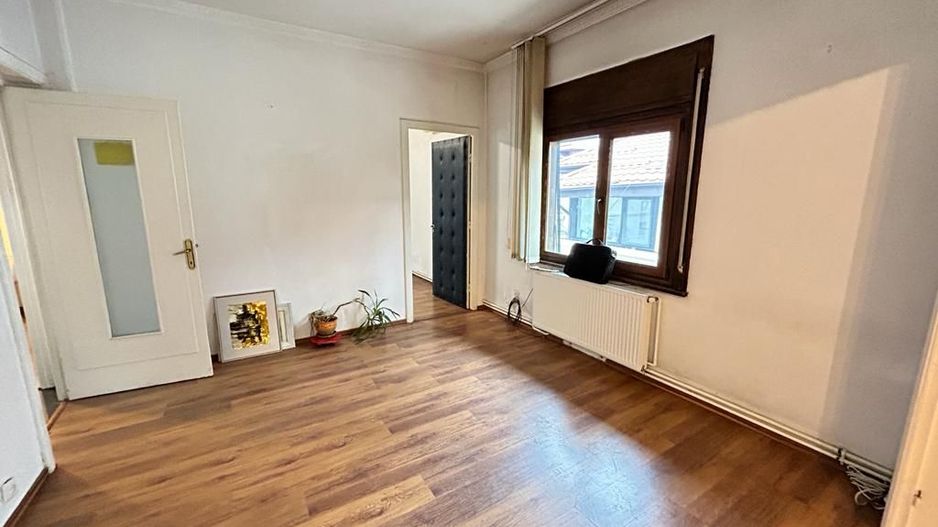 Apartament 3 camere in vila Aurel Vlaicu | Garaj 26.48 mp - Poză 3