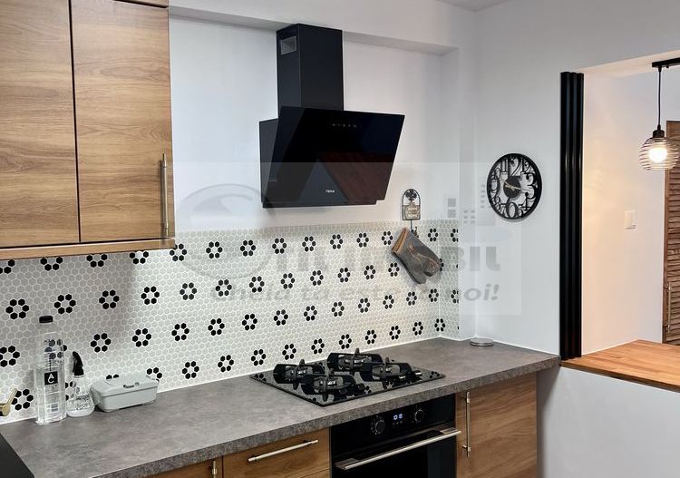 Apartament 3 camere ULTRACENTRAL - 700 euro - Poză 2