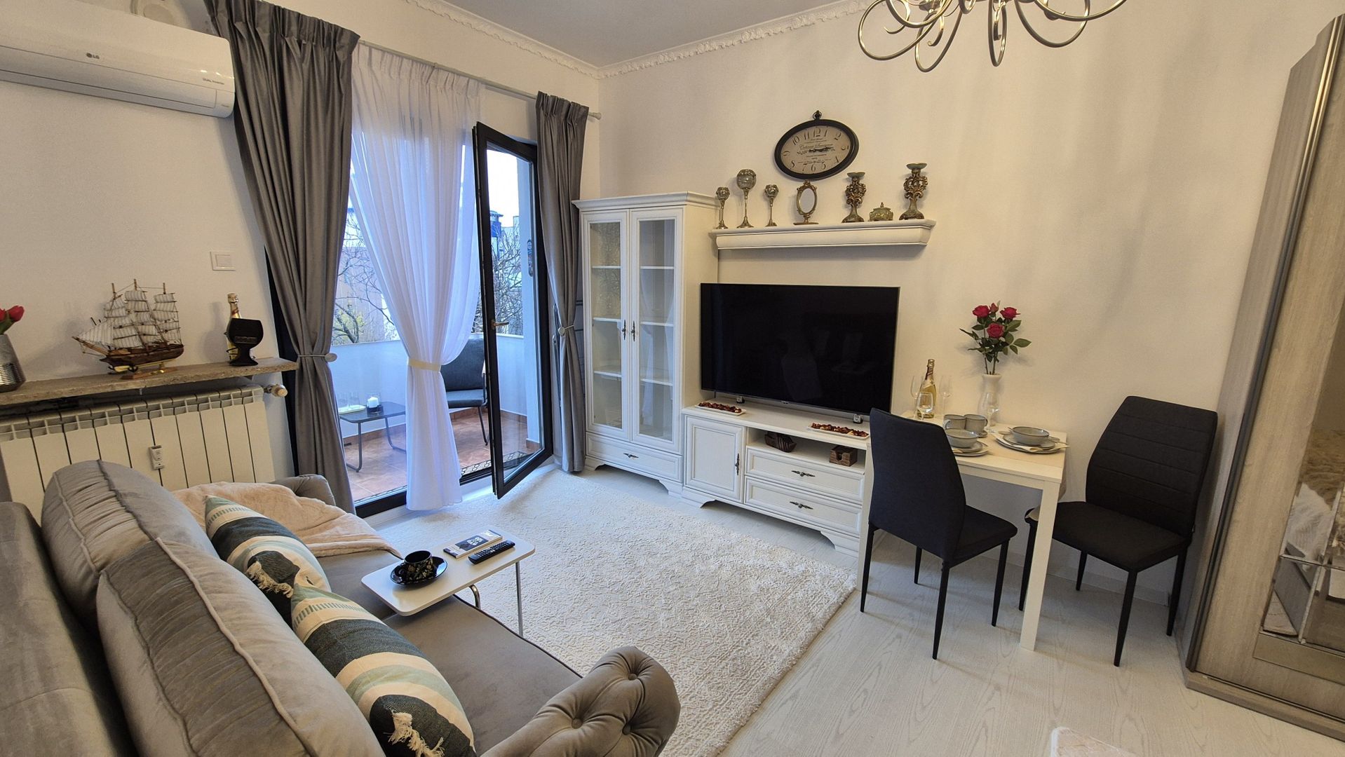 Garsonieră Modernă și Elegantă - Magheru - Romana - Poză 2