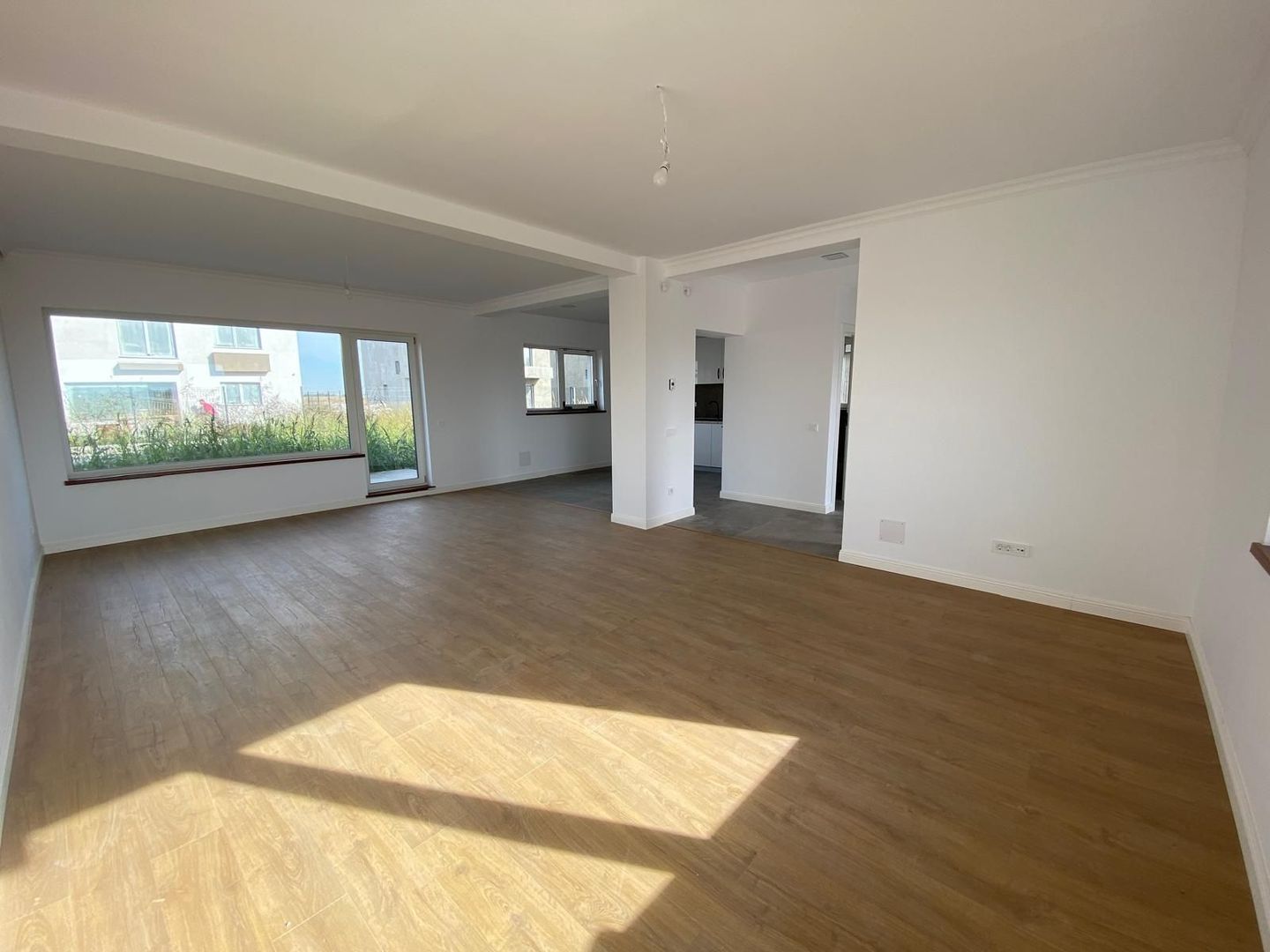 Vila individuala 4 camere, zona linistita in Tunari, Ilfov - Poză 6