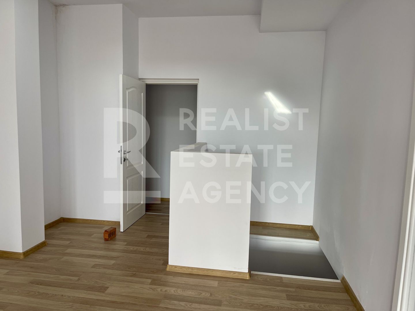 De vânzare – Clădire impresionantă, 11 camere, 9 dormitoare, Păcurari - Poză 25