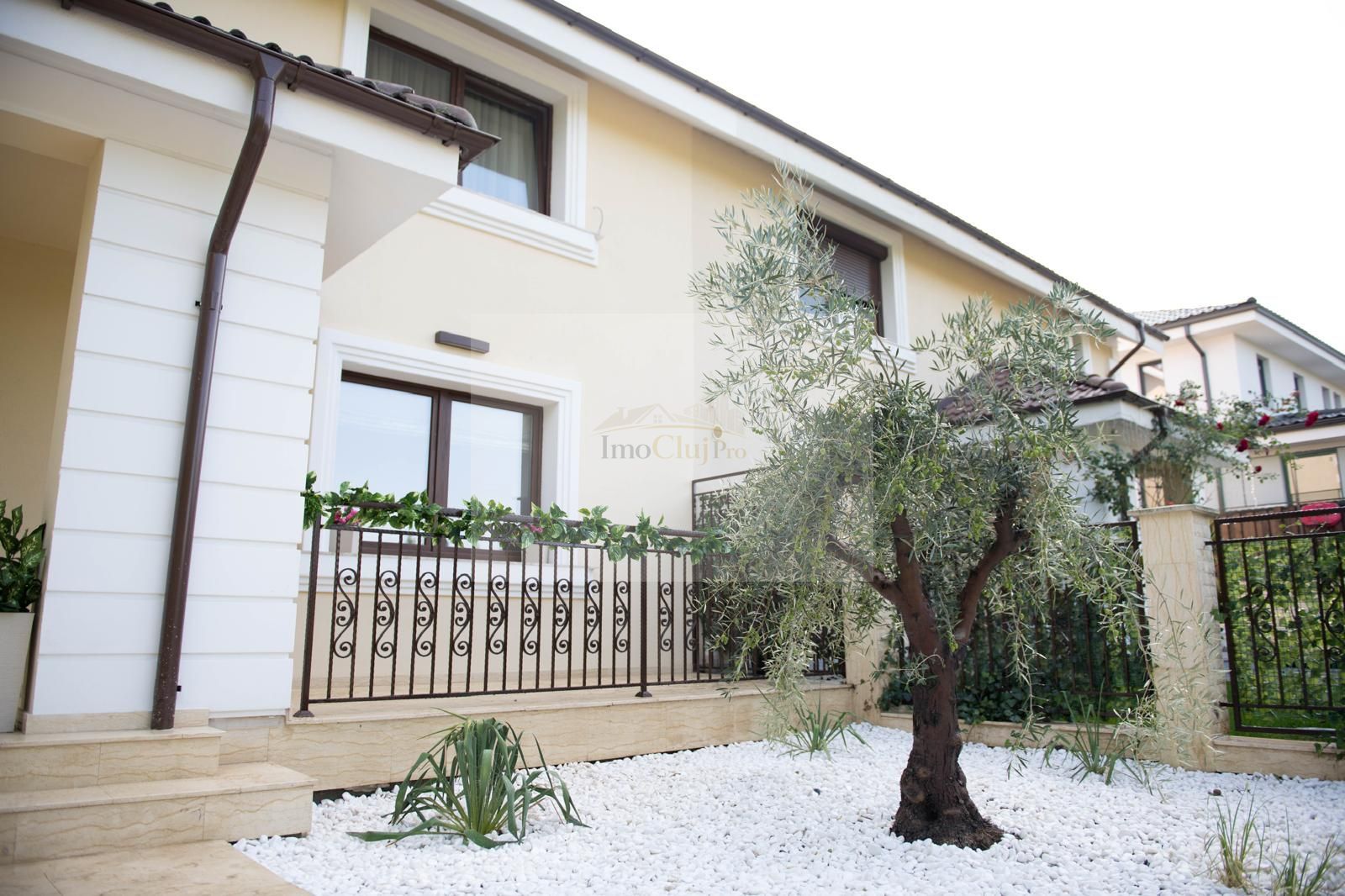 Inchirere casa Smart cu piscină, 5 camere, 5 băi și garaj – Borhanci - Poză 3