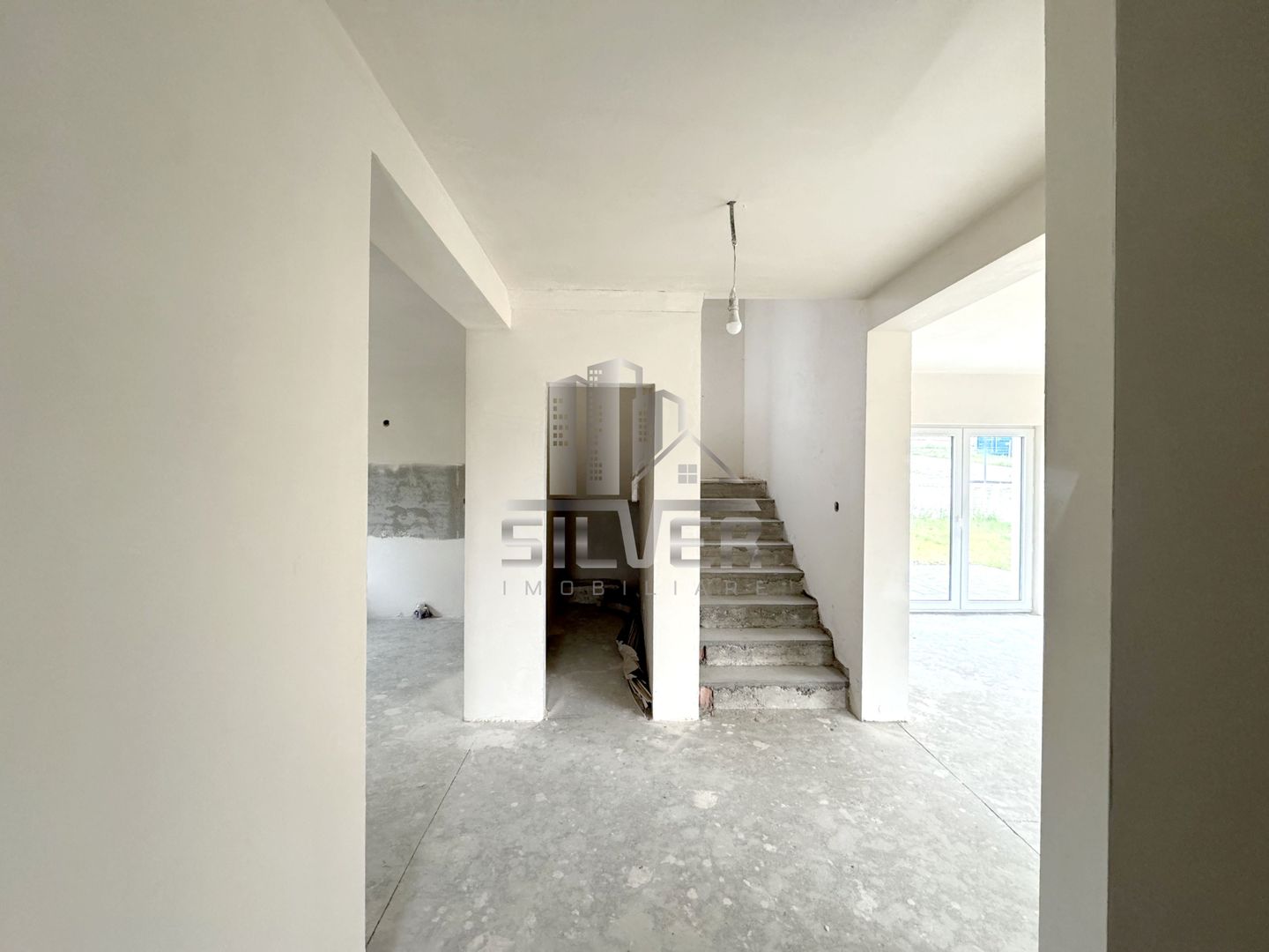 Casa  individuala cu teren de 472 mp in zona centrala. - Poză 5