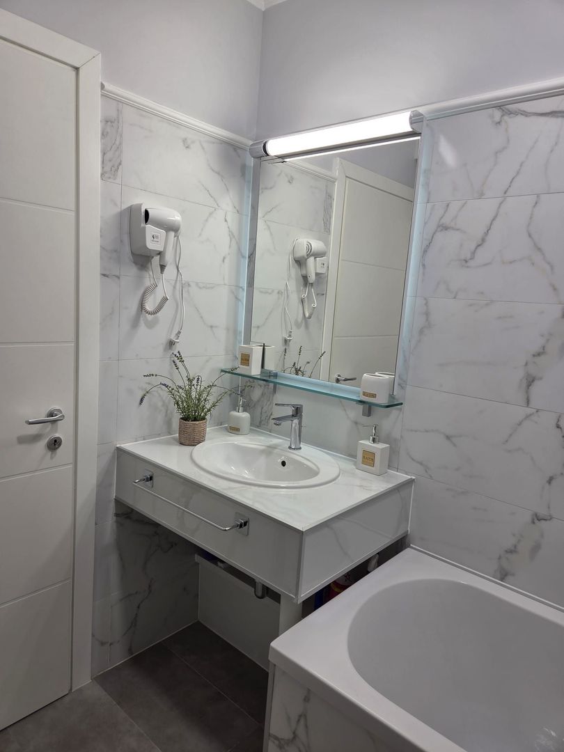Apartament  2 camere / Prima  inchiriere/ Vedere superba/ - Poză 18