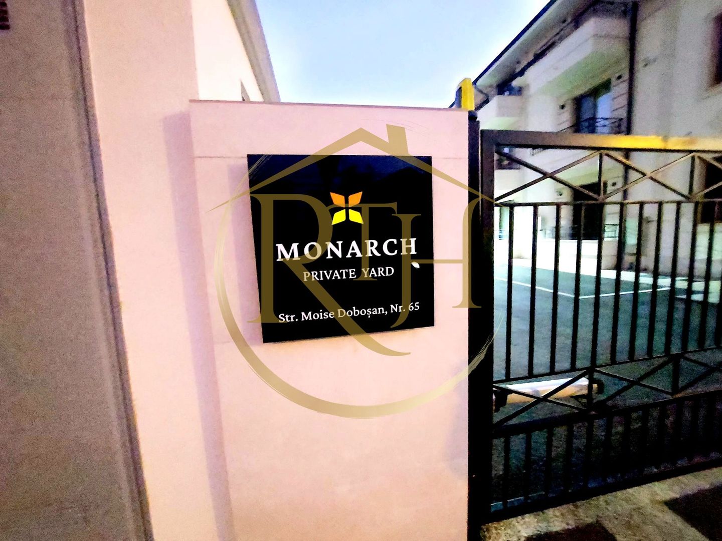 Oferim spre inchiriere, apartament cu 2 camere, Parcare privata - Poză 2