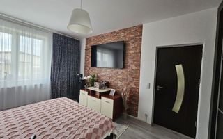 Vând apartament 2 camere decomandat - Poză 1
